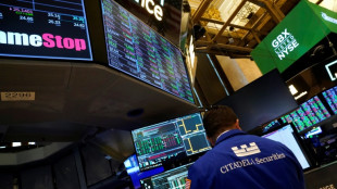 Wall Street &eacute;volue dans le rouge avant une semaine charg&eacute;e en nouvelles &eacute;conomiques