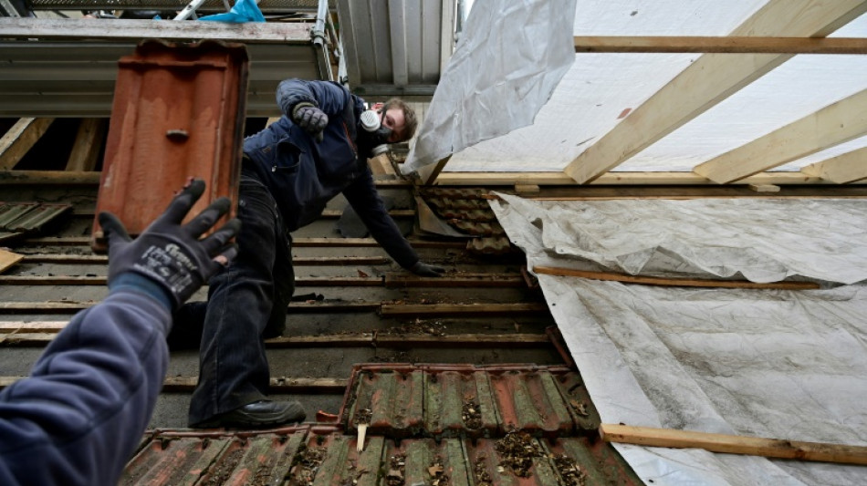 Dachdecker erhalten ab November f&uuml;nf Prozent mehr Lohn 