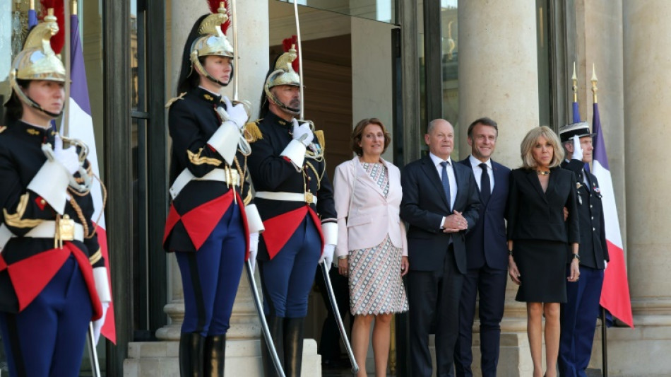Scholz von Macron zum Abschiedsessen in Paris empfangen