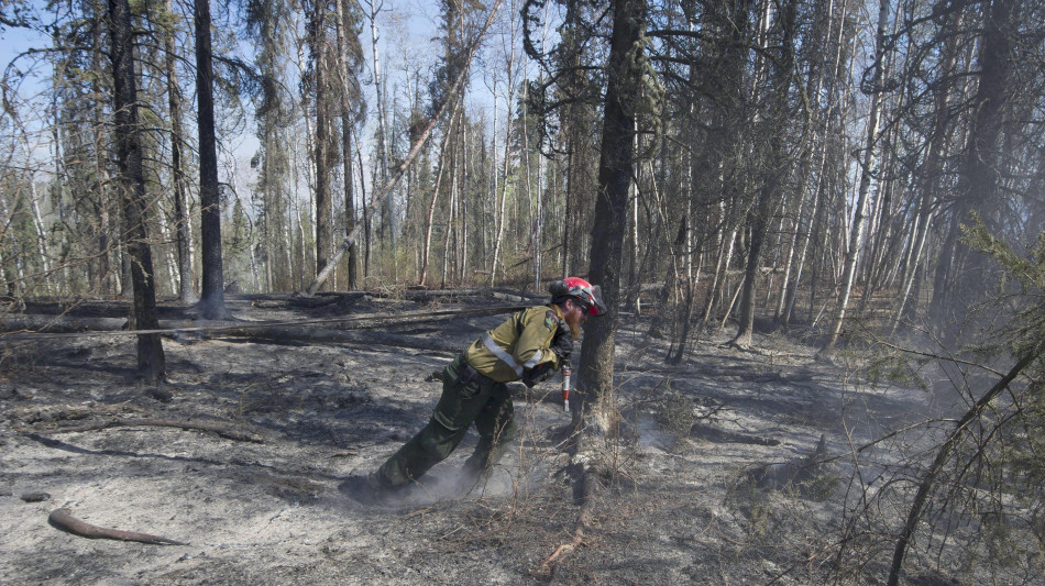  Canada, 'tragico incendio in base militare, ci sono morti e feriti' 