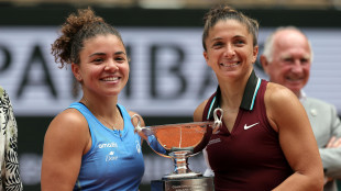 Roland Garros: Paolini a Errani 'per me sei una leggenda'