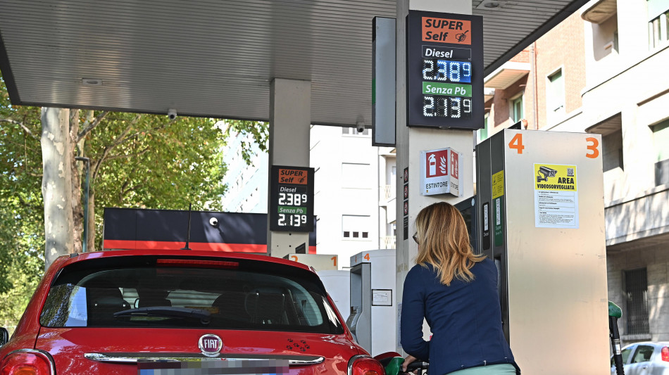  Il caro-carburanti &egrave; costato in 6 mesi 4,7 miliardi agli automobilisti 