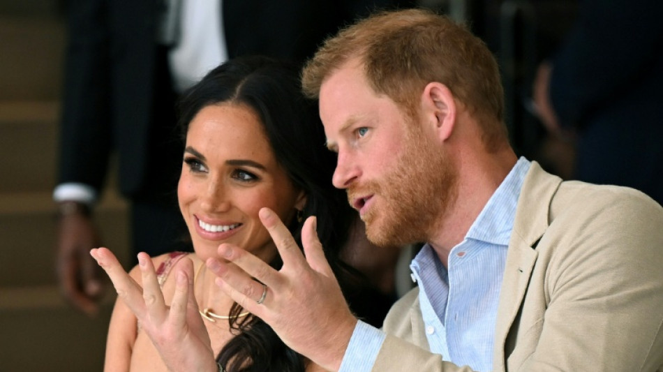  Meghan enfrenta retorno ao Reino Unido marcado por tens&otilde;es do passado 