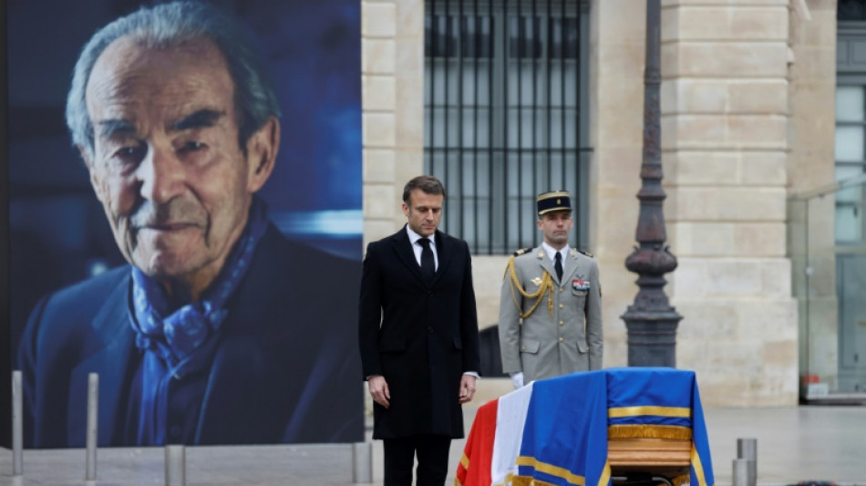 Macron rend hommage à Badinter, dont le nom "devra s'inscrire" au Panthéon