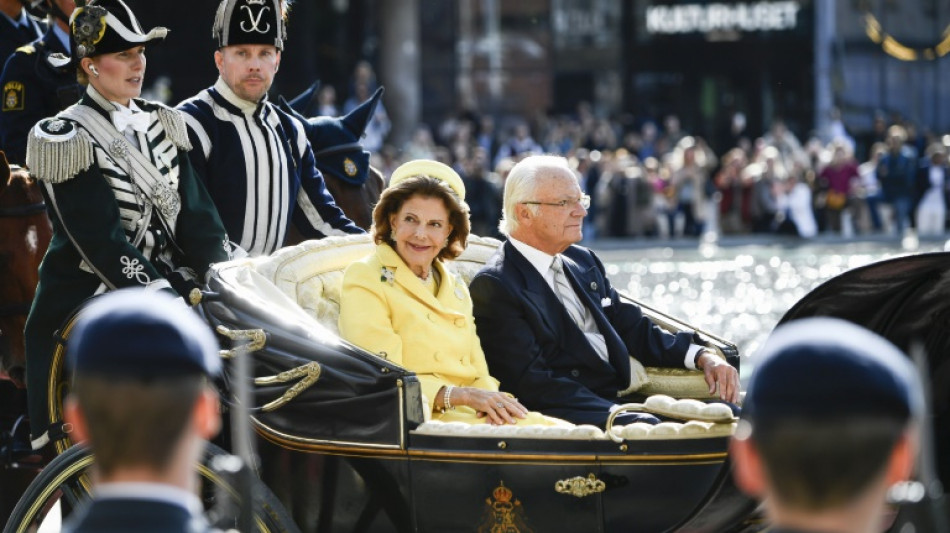 Schweden feiert Thronjubiläum von König Carl XVI. Gustaf mit Parade und Musik