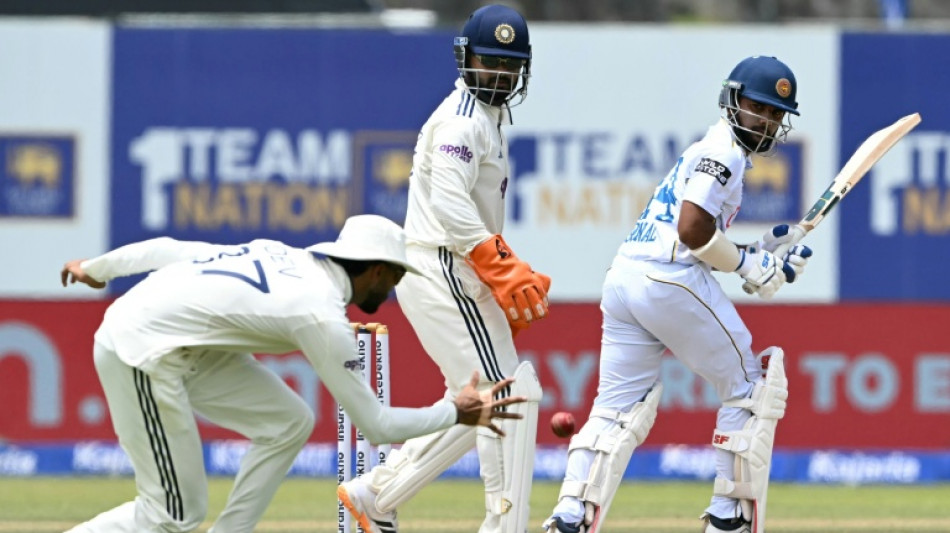  Dinusha hits century as Sri Lanka post 284 in first India Test 