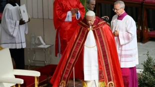 Papst eröffnet einen Tag nach Krankenhausentlassung Messe auf Petersplatz