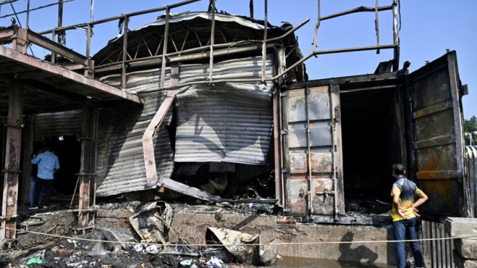 Bangladesh: heurts entre la police et des ouvriers du textile r&eacute;clamant des hausses de salaire