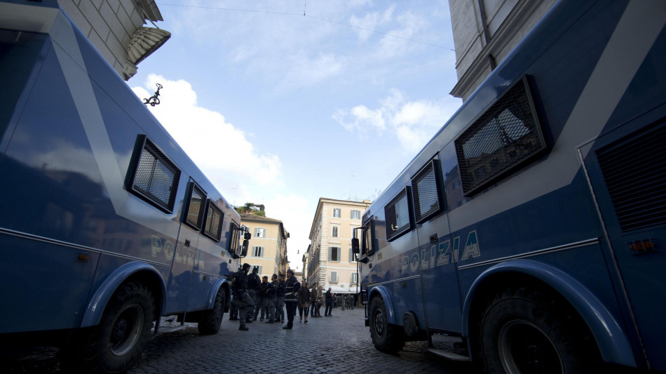 Sicurezza, questore di Roma vieta le ronde di Forza Nuova