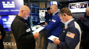 Wall Street en recul, le regard tourn&eacute; vers les r&eacute;sultats