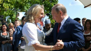 Putin schenkte Österreichs Ex-Außenministerin teuren Schmuck zur Hochzeit