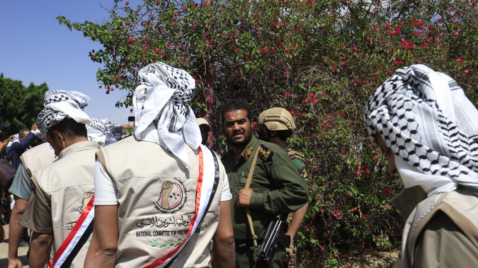  Gli Houthi smentiscono di aver chiesto a Trump di non intervenire 