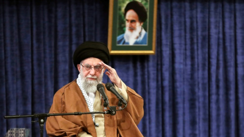 El l&iacute;der supremo de Ir&aacute;n pide a su gobierno rechazar cualquier negociaci&oacute;n con EEUU
