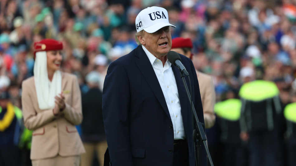  Trump, 'contro l'IA c'&egrave; cospirazione, unico argine che serve &egrave; un presidente forte 
