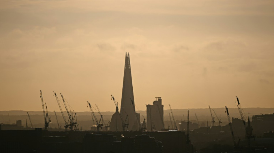 Gro&szlig;britannien vermeidet vorerst knapp Rezession