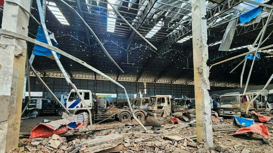 Tail&acirc;ndia bombardeia famosa cidade de cassinos na fronteira do Camboja