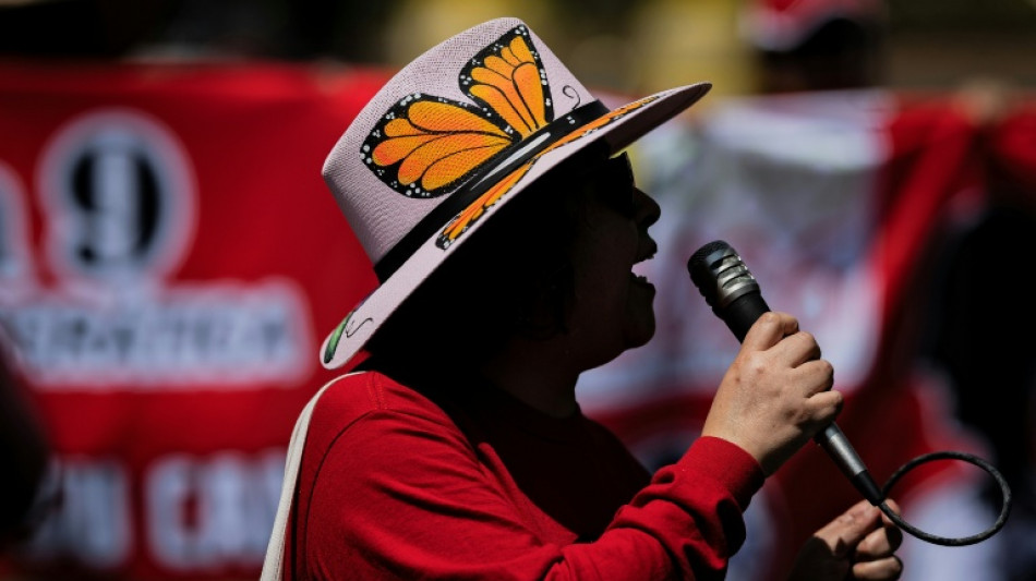  Maestros inician tres d&iacute;as de protestas en M&eacute;xico y amenazan con manifestaciones durante el Mundial 