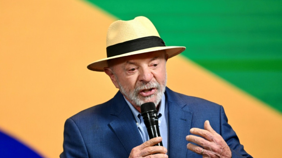  Lula defende negociar tarifas em telefonema com Trump 