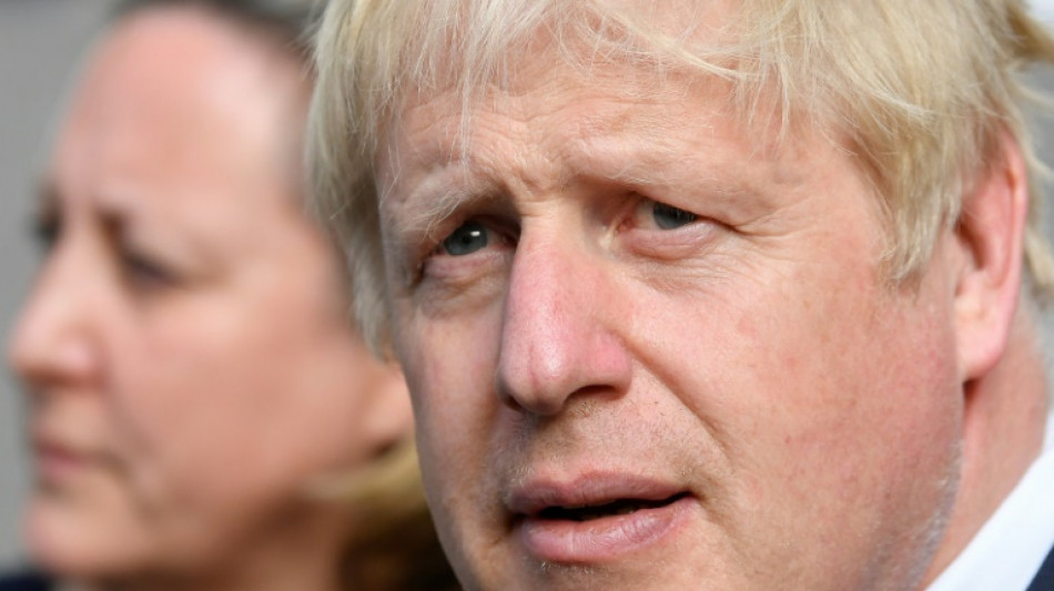 Boris Johnson busca salvar los muebles con el