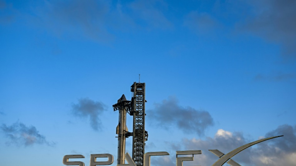 La présidente du Mexique menace de poursuivre SpaceX pour la pollution causée par ses fusées