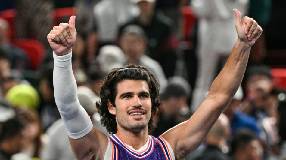  Alcaraz through in straight sets on Shanghai Masters opener 