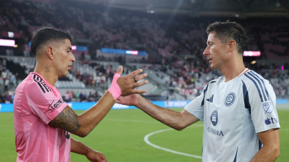  Messi-less Miami beat Fire 3-2 to spoil Lewandowski's MLS debut 