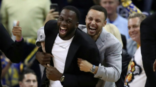 Warriors re-sign Green after LeBron James shun