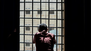 Heat, overcrowding, pushes Italian prison guard union to sue