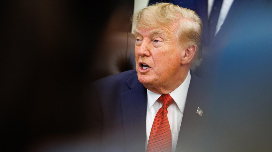  Trump firma la legge che impone nuove sanzioni contro la Russia 