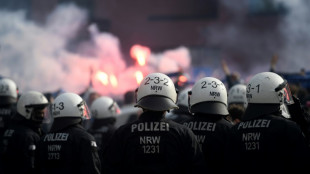 Krawalle und Gewalt beim Fußball: Fan in Dortmund lebensgefährlich verletzt: