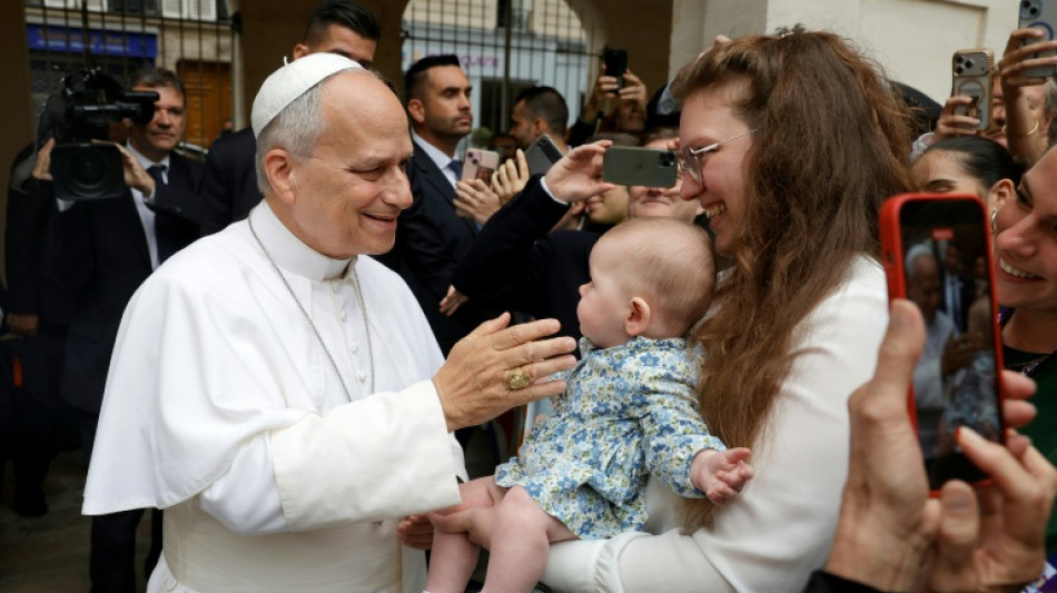  Pope to celebrate giant Paris mass after 'peace' appeal 