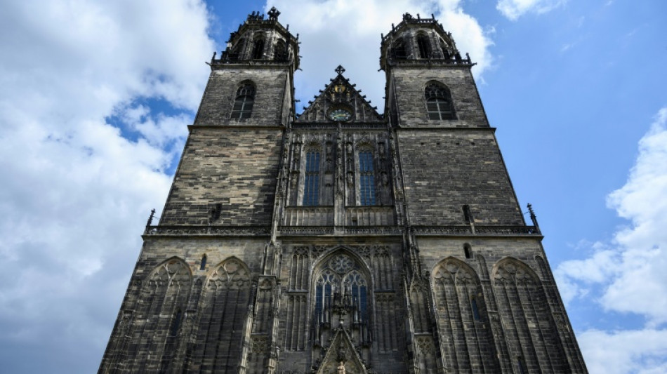  In neuem Sarg: Gebeine Ottos des Gro&szlig;en werden in Magdeburg feierlich beigesetzt 