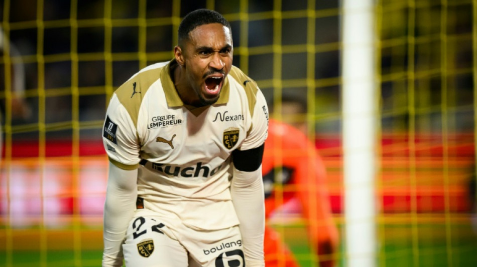  L1: Lens verrouille sa première place à Nantes 