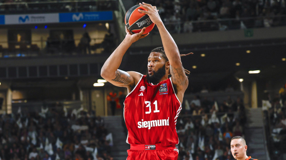 Booker prolunga con Phoenix, 2 anni per 145 milioni di dollari