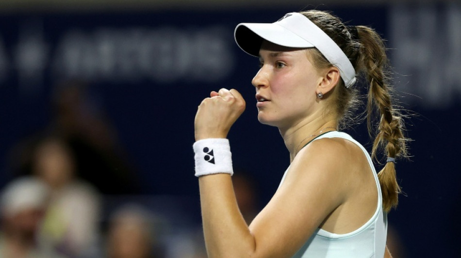  Rybakina avan&ccedil;a em Cincinnati e pressiona Sabalenka 