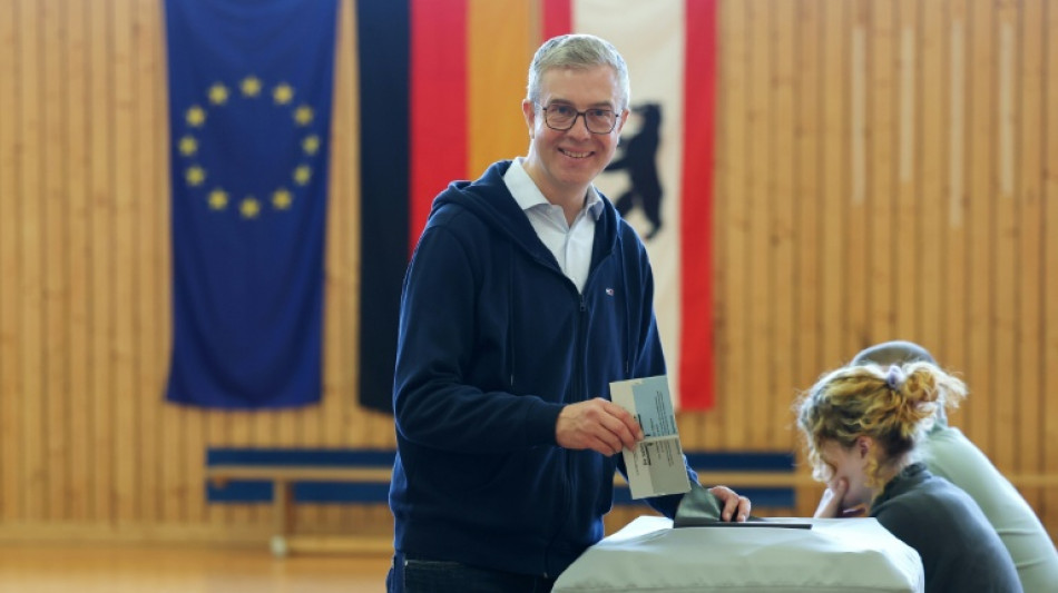  Abgeordnetenhauswahl Berlin: Spitzenkandidaten geben Stimmen ab 