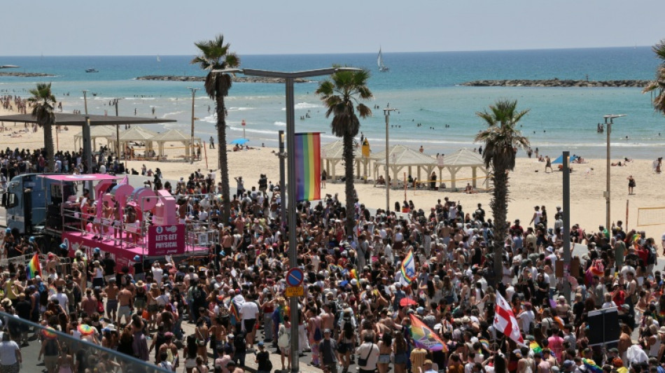  A Tel-Aviv, la Marche des fiert&eacute;s retrouve la rue, mais pas encore l'insouciance 
 