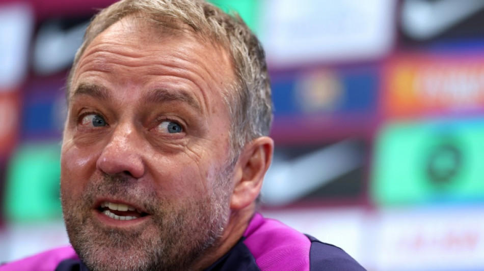  Flick admite que Bar&ccedil;a precisa de refor&ccedil;os no ataque 