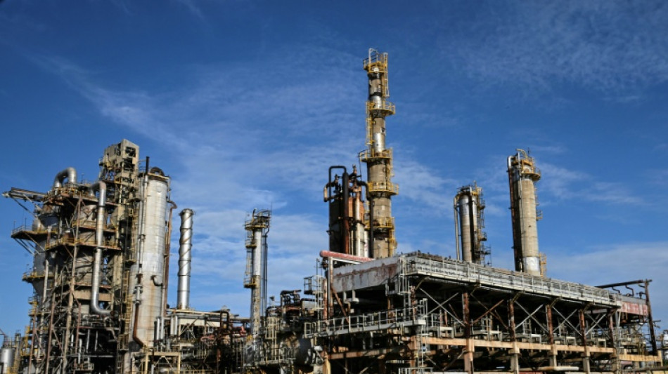  Venezuelans eye economic revival with hoped-for oil resurgence 