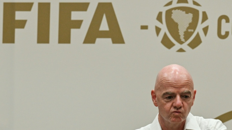  Uefa und zwei weitere Fu&szlig;balldachverb&auml;nde erh&ouml;hen mit Brief Druck auf Infantino 