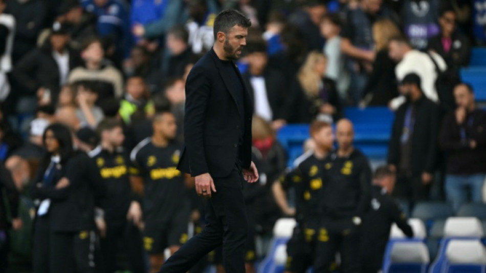  Carrick expects Man Utd stay despite Chelsea defeat 