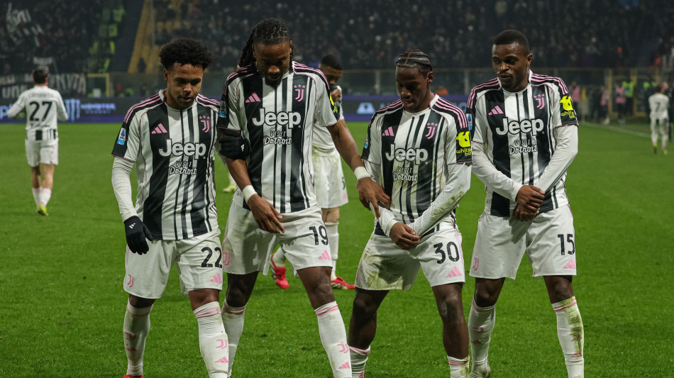  La Juve batte 2-0 il Bologna e va a +5 sul Como 