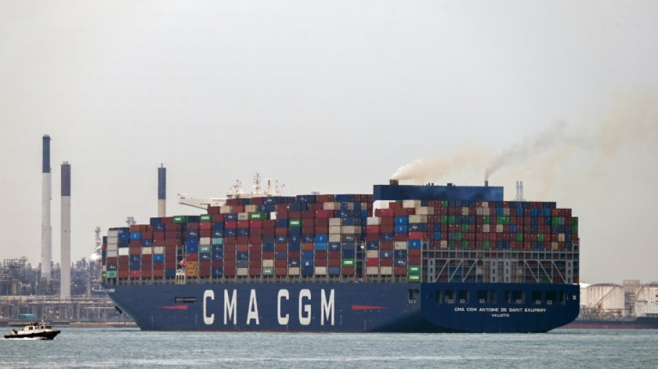 Les produits du monde entier vis&eacute;s par une surtaxe de 10% &agrave; l'entr&eacute;e des Etats-Unis