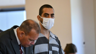 Inculp&eacute; par un grand jury, le suspect de l'attaque contre Rushdie plaide non coupable