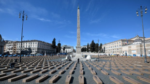 Mehr als tausend Särge aus Pappe prangern in Rom tödliche Arbeitsunfälle an 