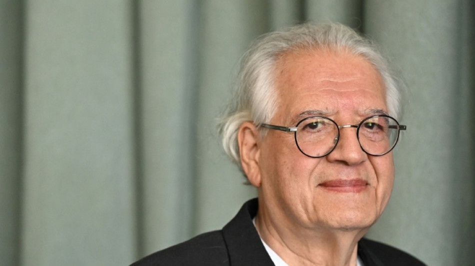  Patricio Guzm&aacute;n, el documentalista que film&oacute; con poes&iacute;a la historia de Chile 