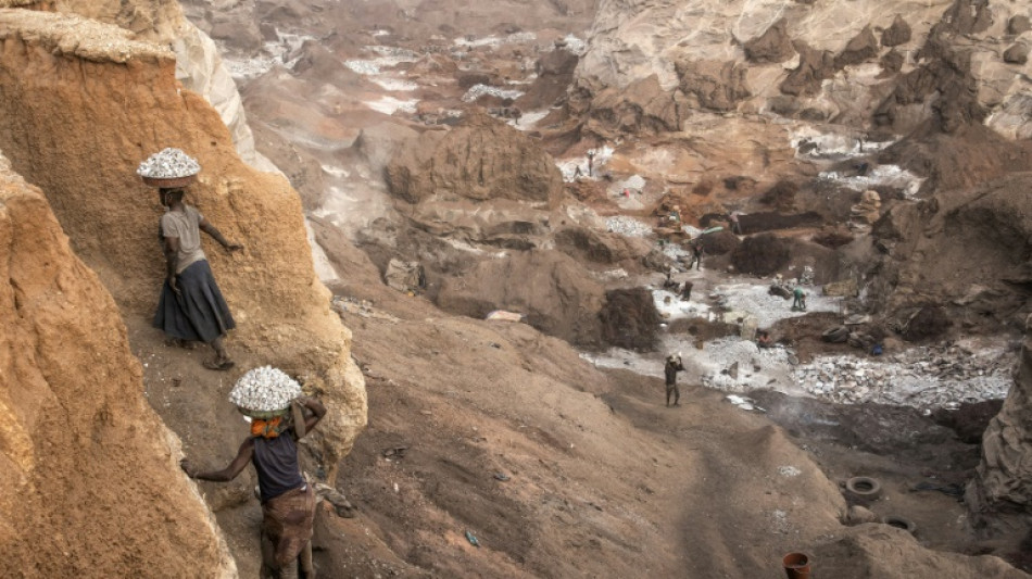 Burkina: &agrave; la carri&egrave;re de Pissy, les for&ccedil;ats du granit entre poussi&egrave;re et fum&eacute;es toxiques  