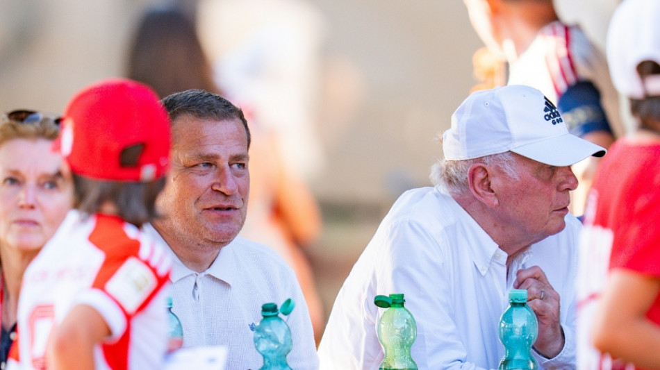  Hoene&szlig;: Eberl bleibt zu "100 Prozent" beim FC Bayern 