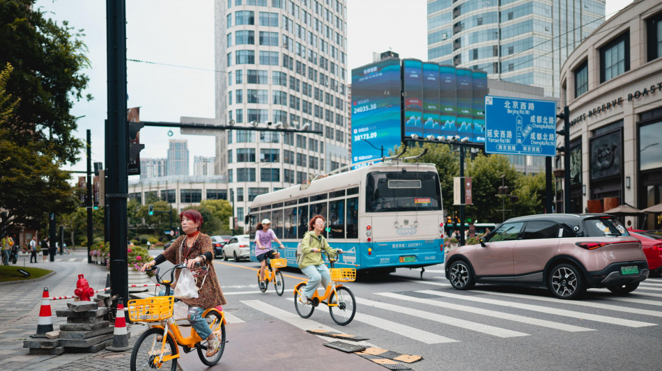  Borsa: Hong Kong positiva, apre a +0,78% 