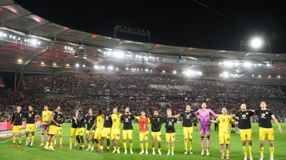  Borussia Dortmund mant&eacute;m 100% de aproveitamento e se isola na lideran&ccedil;a do Alem&atilde;o 
